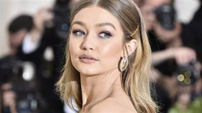 جيجى حديد.. حكاية أجمل عارضة أزياء وموديل فى العالم