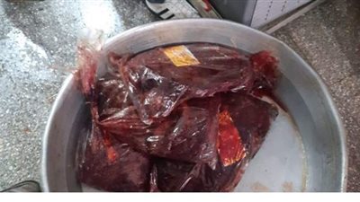 ضبط 50 كيلو كبدة منتهية الصلاحية بأحد المحلات في الإسكندرية