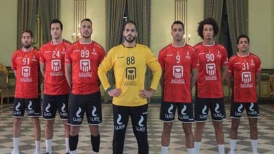 طرائف مونديال اليد.. «حلاق» داخل الفقاعة الطبية