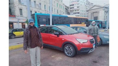 لقمة العيش صعبة.. حكايات من دفتر الشقيانين في النوة بالإسكندرية