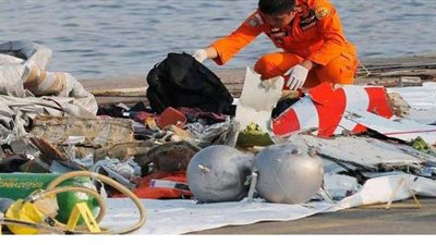 إندونيسيا تعلن العثور على مسجل صوت قمرة قيادة الطائرة المنكوبة