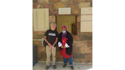 أول زائر لمعبد إيزيس بعد افتتاحه من أستراليا