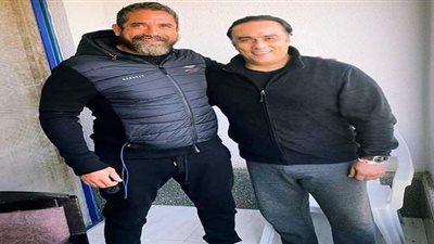 أمير كرارة يزور منتصر النبراوي في المستشفي