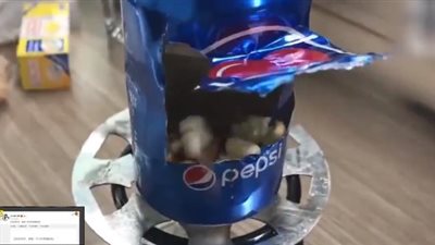 مصرع فتاة وإصابة أخرى خلال محاولتهما عمل الفيشار بالمنزل (فيديو)