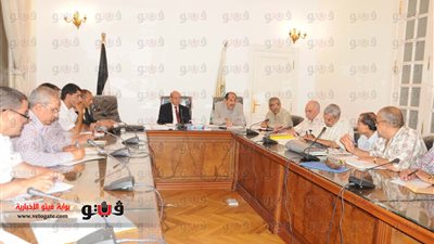 محافظ الجيزة يمنح رؤساء الأحياء مهلة أسبوعين لرفع القمامة