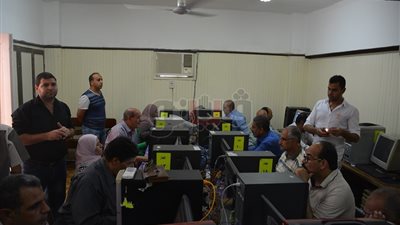 391 موظفا في اختبارات تقييم المديرين والوظائف القيادية بالوادي الجديد