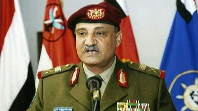 اليمن: التعامل مع الجماعة الإرهابية التي هاجمت مبنى عسكري في المكلا