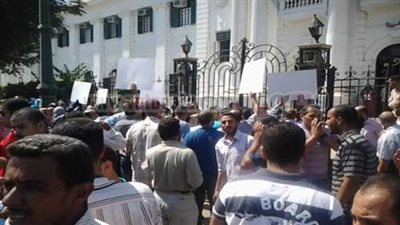 موظفو أوقاف الإسماعيلية يجمدون مظاهراتهم