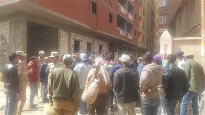 مناوشات واشتباكات بين الأهالي وحملات الإزالة في العجمي (صور)