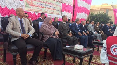 وزير التموين يحضر حفل زفاف لـ 20 عريسا وعروسة بالشرقية (صور)