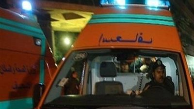 إصابة شخصين في انقلاب سيارة بالفرافرة