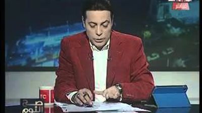 «الغيطي» يسب عصام حجي وباسم يوسف:«أقاربي اتعالجوا بجهاز الكفتة»