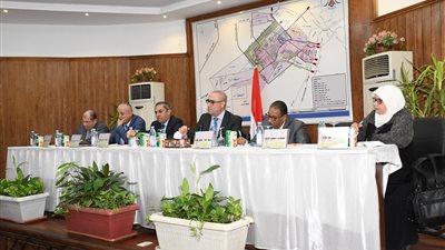 وزير الإسكان يكلف بسرعة تشكيل لجان التصالح في مخالفات البناء (صور)