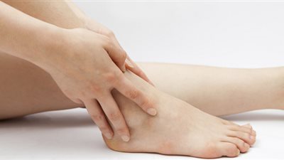 أشهر الأسباب المرضية لتورم القدمين