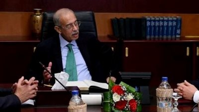 رئيس الوزراء يكلف المحافظين بسرعة إنهاء طلبات تقنين أوضاع التعديات