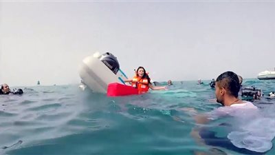 بالفيديو.. نجلاء بدر تسب رامز جلال في «قرش البحر»