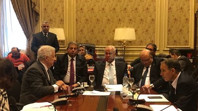 تفاصيل جلسة العتاب بين رئيس الزمالك ووزير الرياضة في البرلمان (صور)
