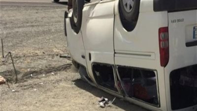 إصابة 4 أشخاص إثر انقلاب ميكروباص بالمنيا