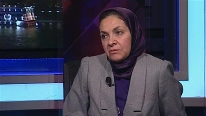  الدكتورة يمنى الحماقى،