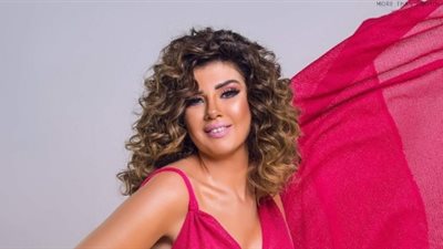 رانيا فريد شوقي بفستان مكشوف لأول مرة في أحدث جلسة تصوير (صور)
