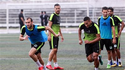 المصري يؤدي مرانه الأساسي تحت الأمطار في زنجبار(فيديو وصور)