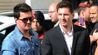 القبض على شقيق ميسي بسبب تهديده لشخص بسلاح ناري وحيازته مخدرات