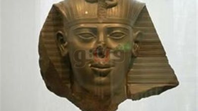 كبير الأثريين يكشف سر كسر أنوف تماثيل الفراعنة