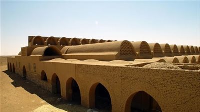 خليفة يفتتح قرية حسن فتحي بالوادي الجديد.. الخميس