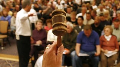 4 أنواع للمزادات.. و8 إجراءات مهمة قبل الدخول في أي مزاد