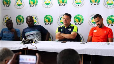 إيهاب جلال يخشى أرضية إستاد عمان بمواجهة ماليندي