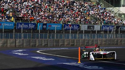 أودي تفوز بالمركز الأول في بطولة السيارات الكهربائية (صور)