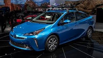 سيارة تعمل بالطاقة الشمسية وتسرع نهاية عهد النفط