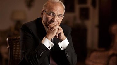 أحمد شفيق بطل «الكونفرانس».. رئيس الحركة الوطنية يجري 14 مداخلة بـ«الفيديو» مع أعضاء حزبه خلال 3 سنوات.. أشهرها بكاؤه عقب فوزه برئاسة الحزب.. وآخرها في بور سعيد خلال تكريم «ذو