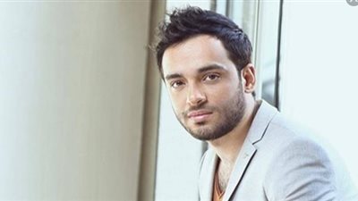 رامى جمال يعلن وفاة حماه