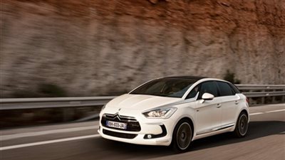 جمارك السيارة «سيتروين دي إس5» الواردة من الإمارات