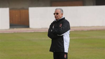 زيزو يطمئن على متعب في جلسة خاصة بمران الأهلي