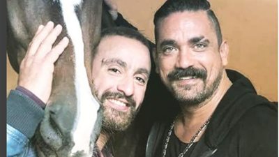 أحمد السقا ينشر صورته مع أمير كرارة: «الصاحب الجدع»