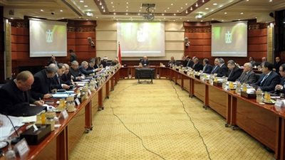 أبرز 5 قرارات في اجتماع الحكومة.. استثناء المسافرين بحرا من الضرائب.. شركة وطنية للاستثمار بسيناء.. 100 مليون يورو لتطوير الخط الثاني للمترو.. ومهلة عام للبناء على أراضي سوق العبور