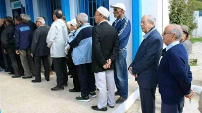 إقبال متوسط على التصويت بأول أيام الانتخابات الرئاسية التونسية (صور)