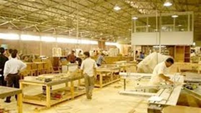صناعة الأثاث: تدريب طلبة الفنون التطبيقية بالمصانع ‏لاكتساب المهارات