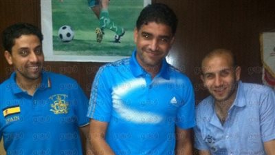 رسميًا.. أحمد عزت يوقع لـ