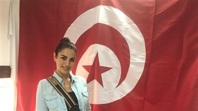 بعد هند صبري.. درة تدلي بصوتها في انتخابات تونس من القاهرة 