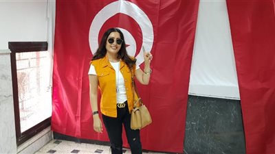 لطيفة تدلي بصوتها من القاهرة في الانتخابات الرئاسية التونسية  