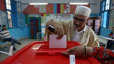 الانتخابات التونسية: نسبة المشاركة بلغت 45% في الداخل