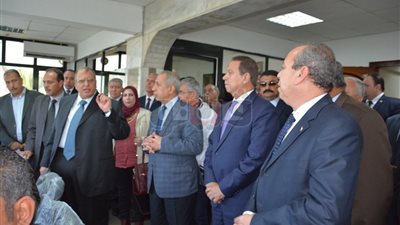 تفاصيل زيارة محافظ دمياط للميناء ومتابعة منظومة التشغيل الآلي (صور)