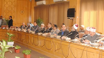 بالصور.. وزير الأوقاف ومحافظ الإسماعيلية يلتقيان الأئمة