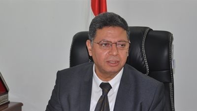 «سرور» يتابع صرف مرتبات المصريين العاملين بمجموعة بن لادن السعودية