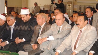 بالصور.. وزير الأوقاف ومميش يفتتحان مسجد أبو بكر الصديق بالإسماعيلية