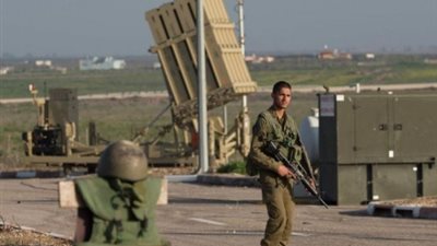 الاحتلال يغلق المجال الجوي على حدود لبنان