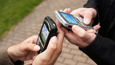 رئيس مصلحة الضرائب لـ«فيتو»: فرض ضريبة على المحمول شائعة.. ما تردد أثار جدلا داخل الحكومة وشركات المحمول.. عبد القادر: ما تردد عارٍ من الصحة ولم يصدر تشريع بشأن تلك الضرائب